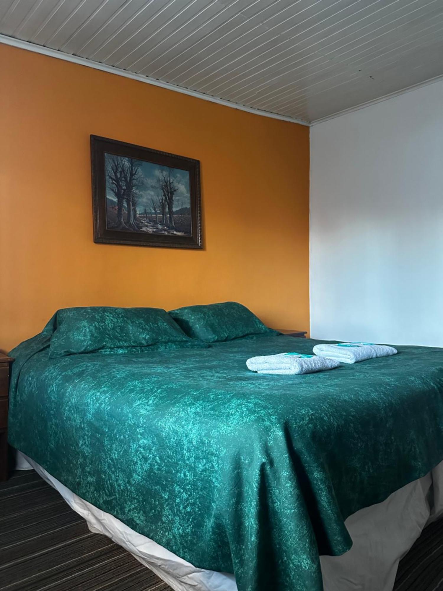 Amancay, Hostal Patagonico Hotel El Calafate Luaran gambar